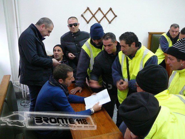 IL V. SINDACO E L'ASSESSORE