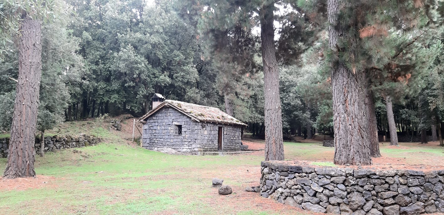BRONTE: ESCURSIONE ALLA SCOPERTA DEL RIFUGIO “LA NAVE” «LA NATURA PORTA TURISMO»