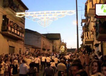 CESARO’: INIZIA LA FESTA DEL PATRONO S. CALOGERO, FEDE, GIOCHI E I GEMELLI DIVERSI PROTAGONISTI
