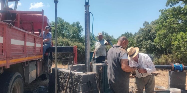 MALETTO, ANCORA DISAGI PER L’ EROGAZIONE DELL’ ACQUA LA POMPA APPENA INSTALLATA E’ PRECIPITATA IN FONDO AL POZZO