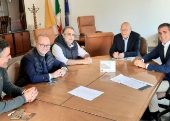 BRONTE: INCONTRO CON IL PRESIDENTE DEL PARCO DEI NEBRODI, PER RESTAURARE L’OBELISCO NELSON, E PER LA STRADA VERSO LONGI