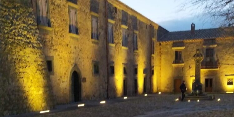 BRONTE: NUOVA ILLUMINAZIONE ARTISTICA AL CASTELLO NELSON
