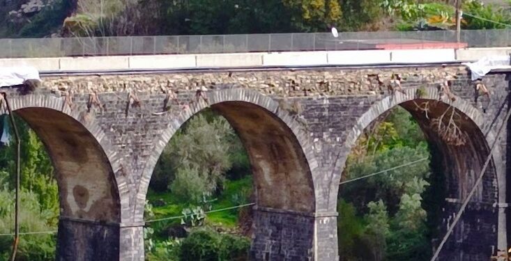 RANDAZZO: PROFESSORE SI LANCIA DAL PONTE DI SAN GIULIANO, ERA CONOSCIUTO DA TUTTI