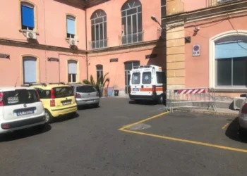 BRONTE: «IN OSPEDALE MANCANO BEN 32 MEDICI»
