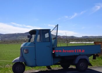 BRONTE: SS 120, INCIDENTE AUTONOMO CON UNA MOTOAPE