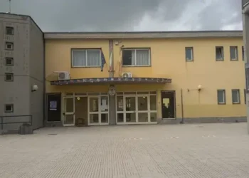 ADRANO: 23ENNE DENUNCIATO PER DANNI AD UNA SCUOLA