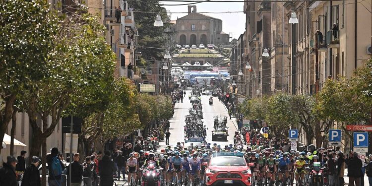 CICLISMO: GIRO DI SICILIA, JOEL SUTER VINCE LA TERZA TAPPA, DOMANI IL GRAN FINALE STRADE CHIUSE A RANDAZZO