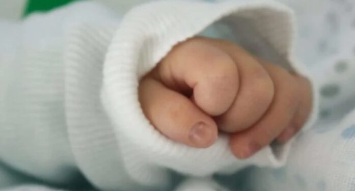 NEONATO ABBANDONATO NELLA “CULLA PER LA VITA” DI MILANO CON UNA LETTERA: «CIAO, MI CHIAMO ENEA»