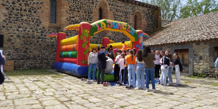 BRONTE: GLI SCOLARI DEI CIRCOLI DIDATTICI IN VISITA AL CASTELLO NELSON