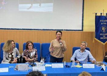 BRONTE: LA SEZIONE FIDAPA PREMIA GIUSY VERSACE ATLETA OLTRE GLI OSTACOLI NEL SEGNO DELLA VITA