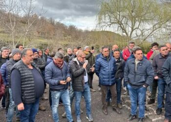 FORESTALI: «VOGLIAMO GLI STIPENDI»