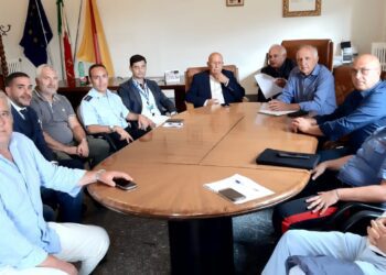 BRONTE: BUS DIROTTATI SULLA SS 121 PER LIBERARE LA SS 284