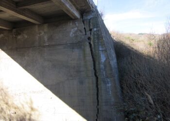 CESARO’ : PONTE A RISCHIO CONTRADA QUASI ISOLATA