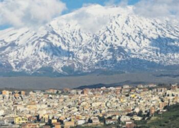 ETNA: SOTTO IL VULCANO L’ IPOTESI-SHOCK LE CASE COSTRUITE DAL 2012 A OGGI SONO ABUSIVE?