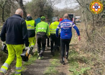 ETNA SUD: RECUPERATO BIKER CADUTO E TRAUMATIZZATO – LE FOTO