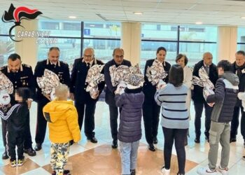 CATANIA: CC CONSEGNANO UOVA DI PASQUA AI BAMBINI RICOVERATI IN 3 OSPEDALI – LE FOTO