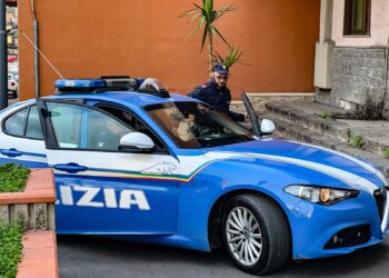 ADRANO: IN GIRO CON TARGA FALSA E TELAIO CONTRAFFATTO, DENUNCIATO 56ENNE