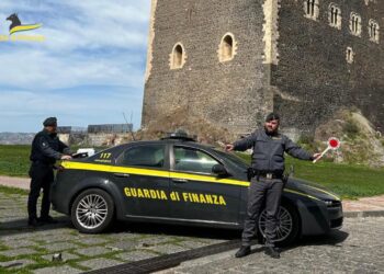 PATERNO’: ARRESTATO FALSO FINANZIERE