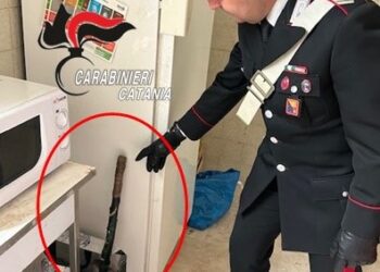 ADRANO: 31ENNE ARRESTATO E 29ENNE DENUNCIATO PER MALTRATTAMENTI IN FAMIGLIA