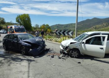 BRONTE: SCONTRO FRONTALE IN CONTRADA GOLLIA E PEDONE INVESTITO IN VIA MESSINA