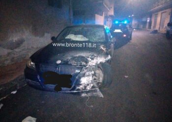 ADRANO: SCONTRO SCOOTER BMW IERI SERA GRAVE UN 16ENNE