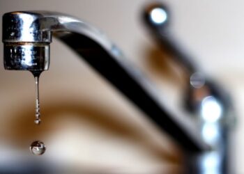 BRONTE: DA GIOVEDI ACQUA A GIORNI ALTERNI NELLA PARTE BASSA DEL PAESE, IN VIA DE LUCA ABITAZIONI A SECCO
