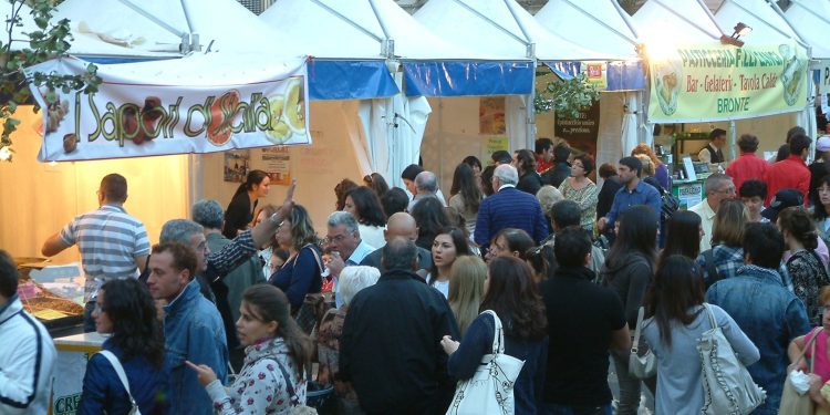 BRONTE, SAGRA DEL PISTACCHIO: I CONSIGLI PER NON RIMANERE BLOCCATI NEL TRAFFICO