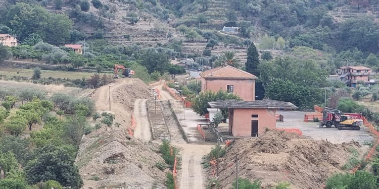 FERROVIA ALCANTARA-RANDAZZO STABILIZZAZIONE DEI PENDII E MANUTENZIONE DELLE CANALETTE – LE FOTO