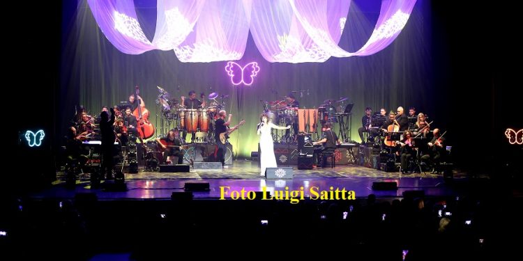 MALETTO: CAPODANNO COL BOTTO, IN PIAZZA IL CONCERTO GRATUITO DI FIORELLA MANNOIA – LE FOTO