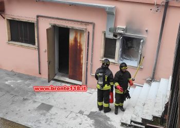 MALETTO: BRUCIA CONTATORE, SCUOLA EVACUATA – LE FOTO