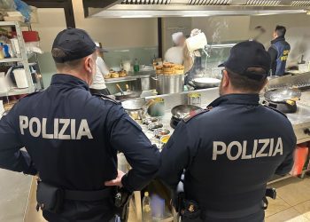 BIANCAVILLA: PRODOTTI NON TRACCIATI, LAVORATORI IN NERO E PROBLEMI IN MATERIA DI SICUREZZA, STANGATA PER NOTO RISTORANTE