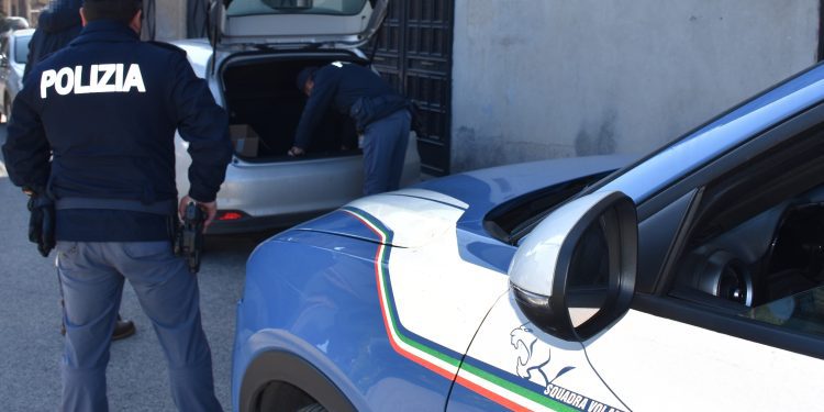 ADRANO: POLIZIA ARRESTA 50ENNE BRONTESE PER VIOLAZIONI SULLA SORVEGLIANZA