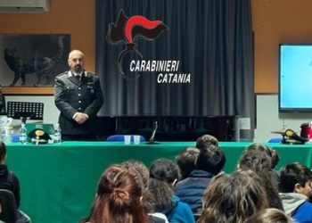 LINGUAGLOSSA: CARABINIERI A SCUOLA PER PREVENIRE I PERICOLI DELLA RETE