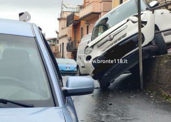 BRONTE: INCIDENTE IN VIA ETNA – LE. FOTO