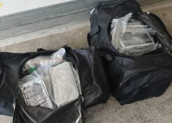CATANIA: GDF SCOVA CORRIERE CON 64 KG DI COCAINA